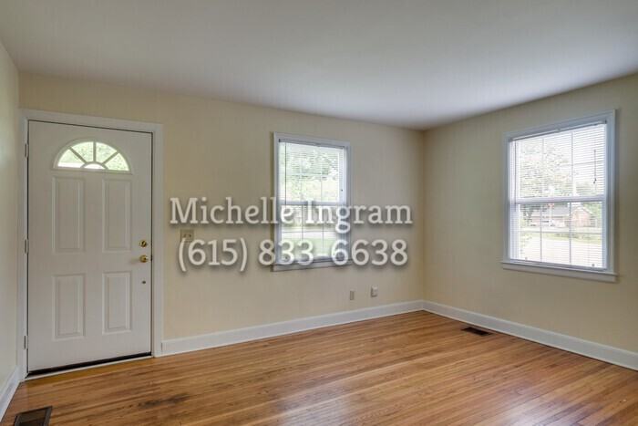 2926 Louise Dr - Photo 2 of 10