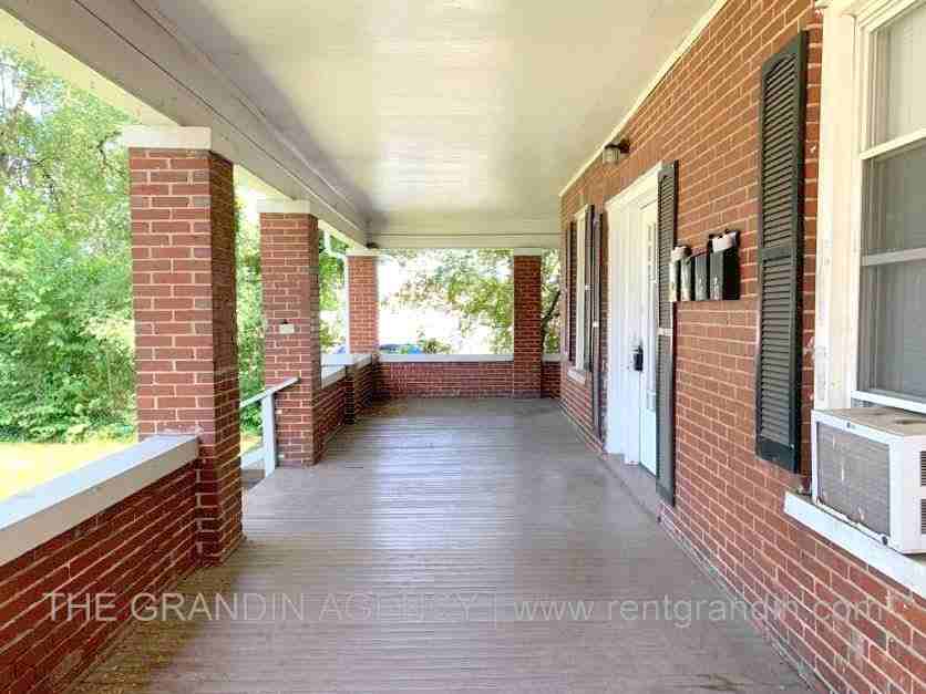 1306 Patterson Ave Sw #2 - Photo 4 of 28