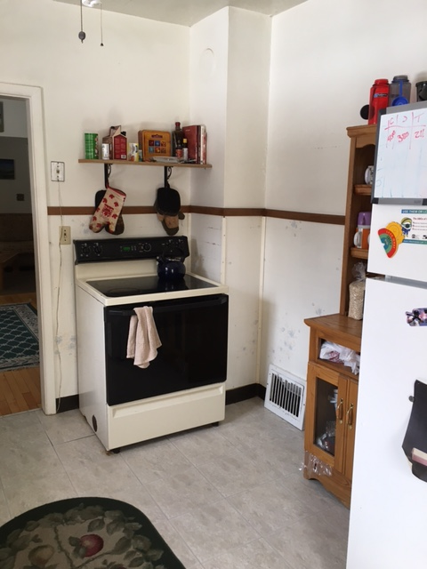 425 Summit St #1 - Photo 2 of 7