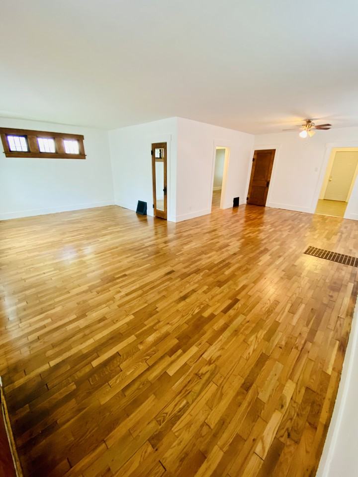 324 Southwest Franklin Avenue - Photo 3 of 22