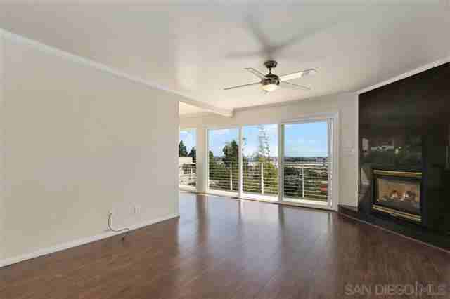 1821 Linwood St - Photo 3 of 10