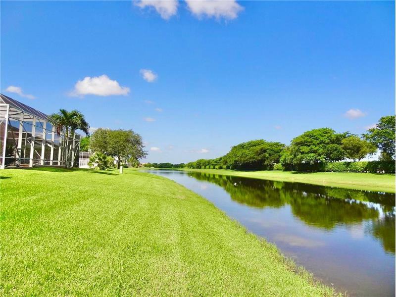 12367 Cascades Pointe Dr - Photo 3 of 31