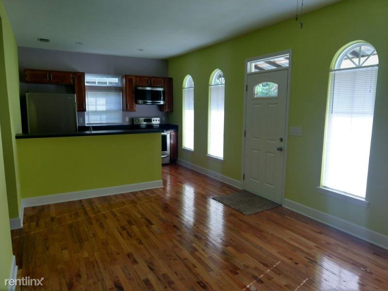 1248 Stearns St - Photo 2 of 12