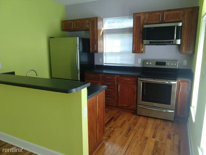 1248 Stearns St - Photo 3 of 12