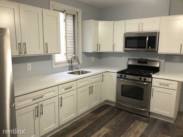 623 Marshall St - Photo 2 of 10