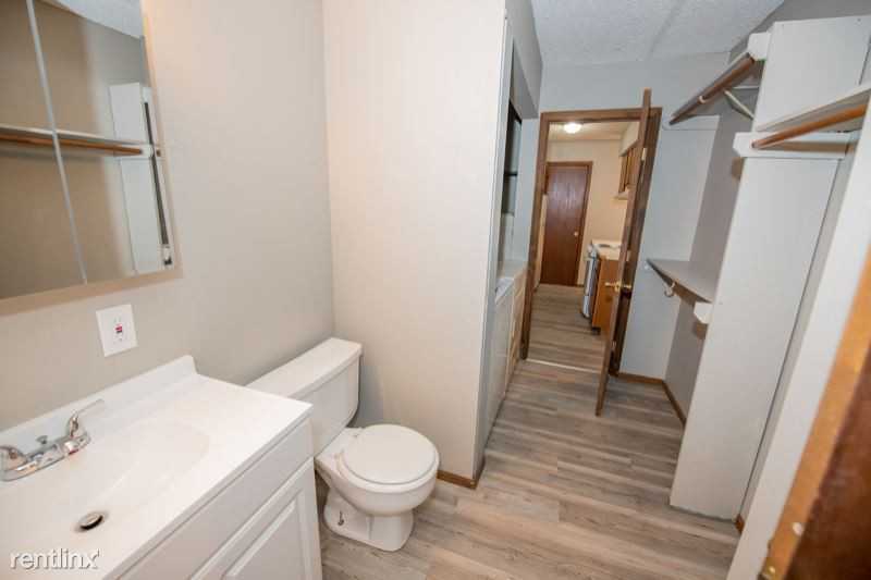 1390 W Wedington Dr - Photo 3 of 11