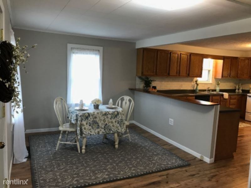 814 Rockwood Ave - Photo 2 of 9