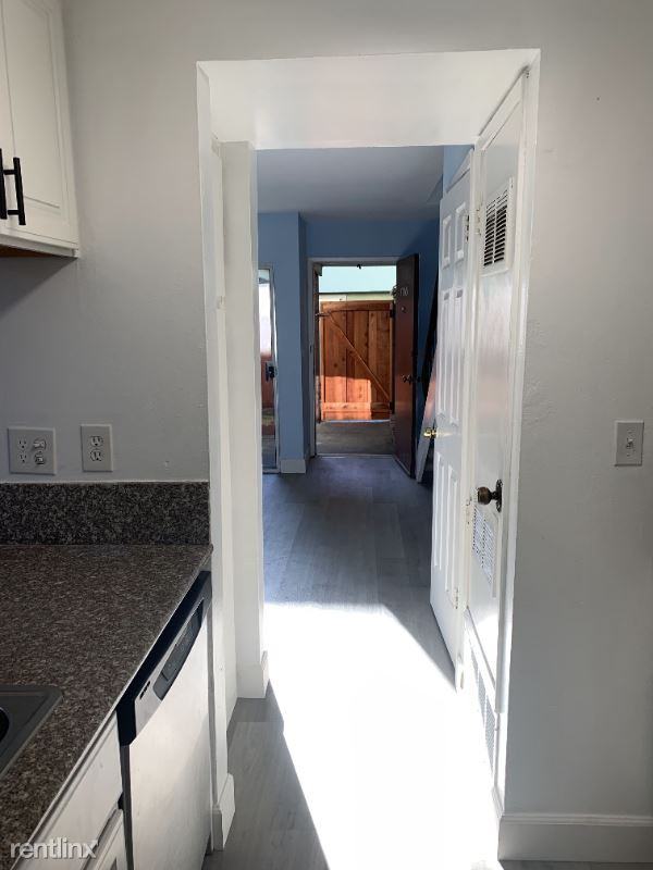 5709 Poplar Cmn - Photo 2 of 15