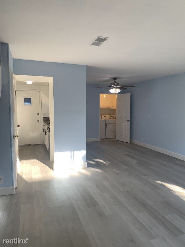 5709 Poplar Cmn - Photo 3 of 15