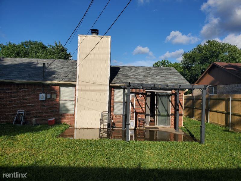 1731 Cliffcrest Dr - Photo 2 of 19