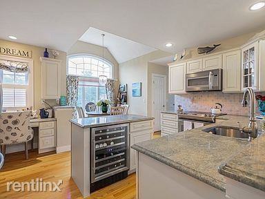 258 Pheasant Hill Cir - Photo 2 of 2