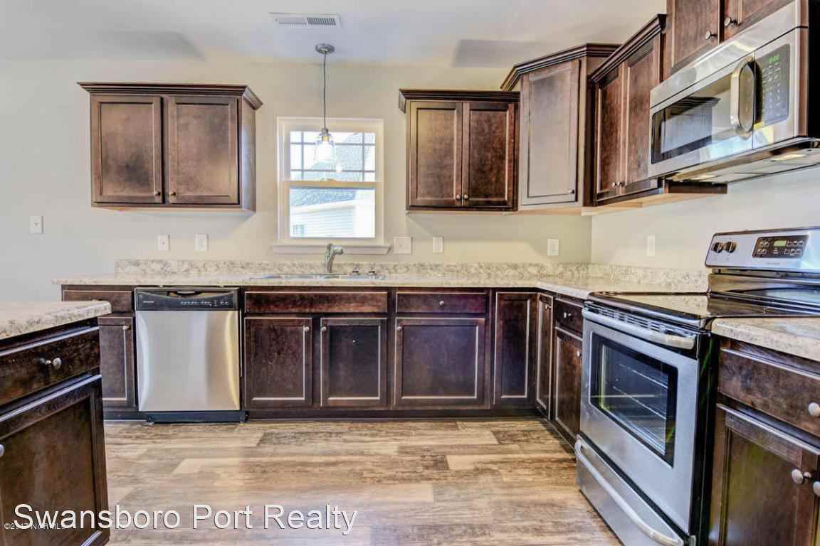 207 Albacore Ct - Photo 3 of 13