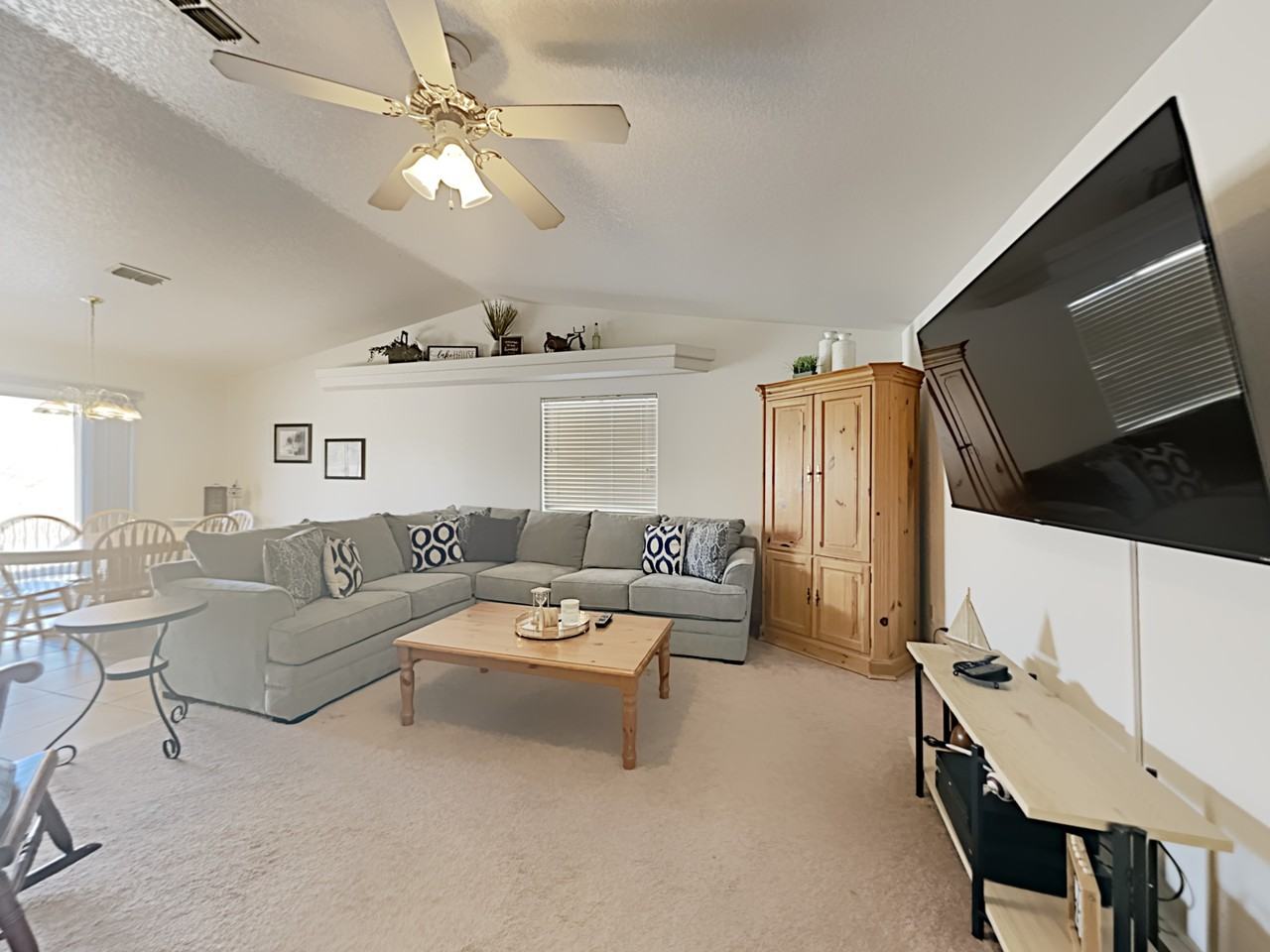 2265 Huntington Dr - Photo 2 of 17