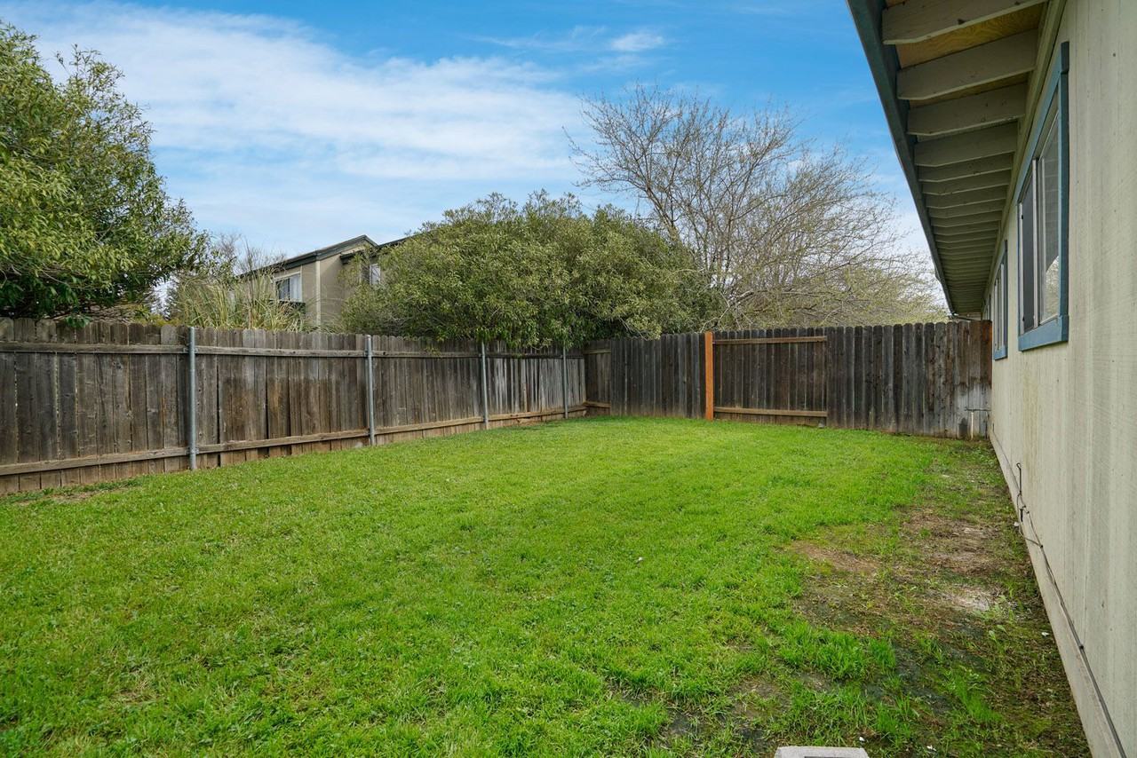 9125-9127 Nasreen Dr - Photo 6 of 31