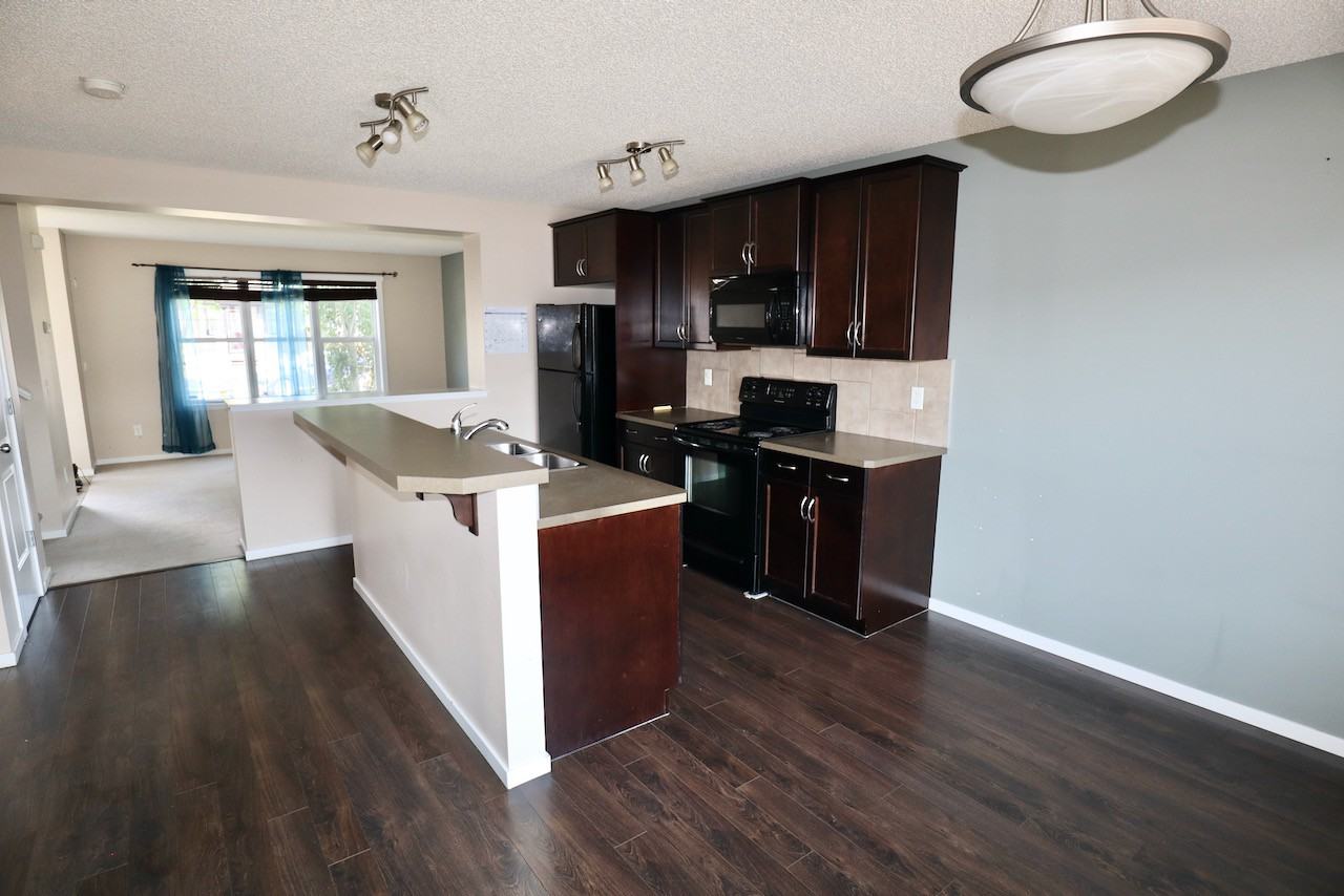 5927 3 Ave Sw - Photo 3 of 13