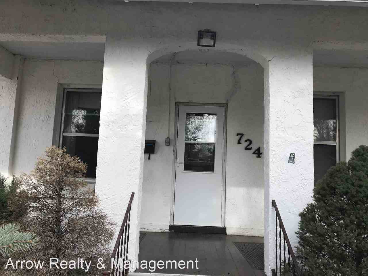 724 Prospect St - Photo 2 of 9
