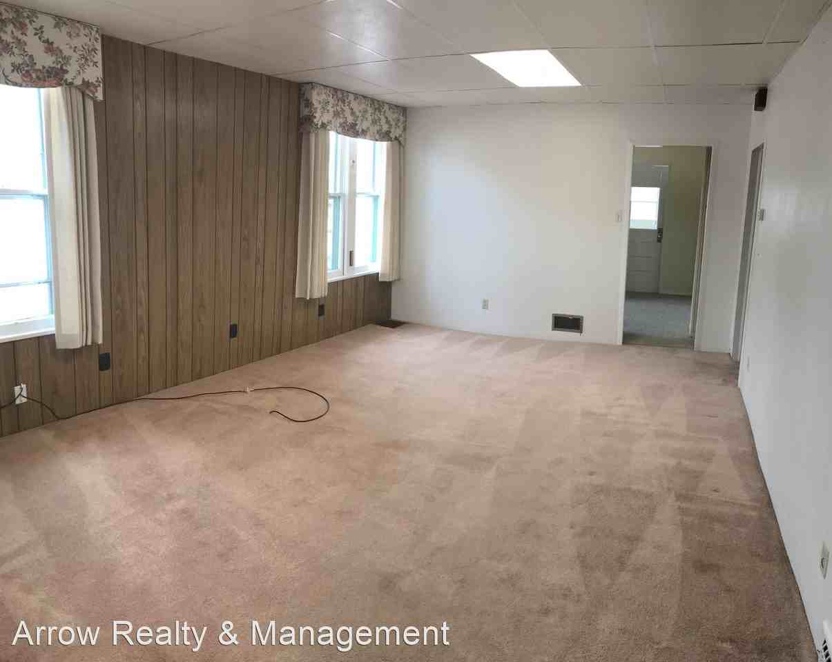 724 Prospect St - Photo 3 of 9