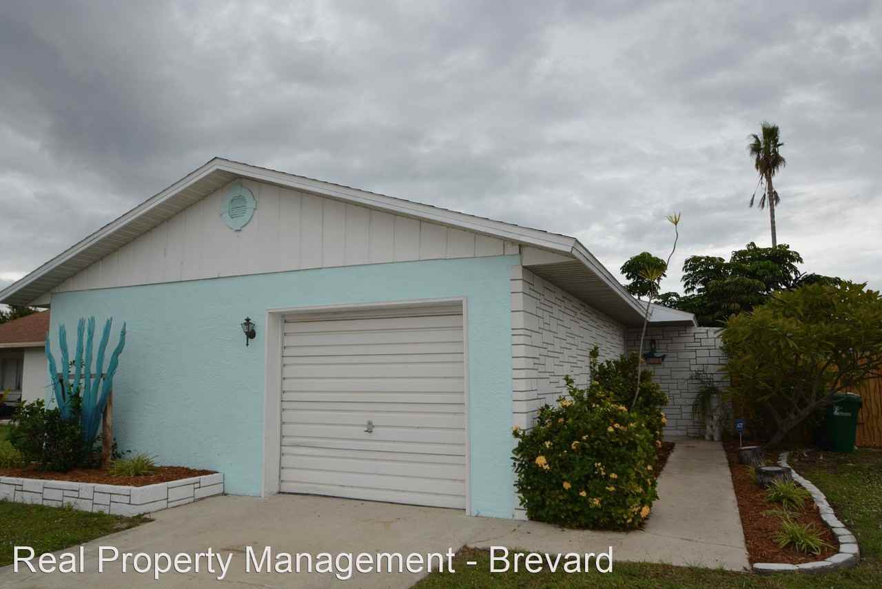 120 S Rosiland Ct - Photo 2 of 15