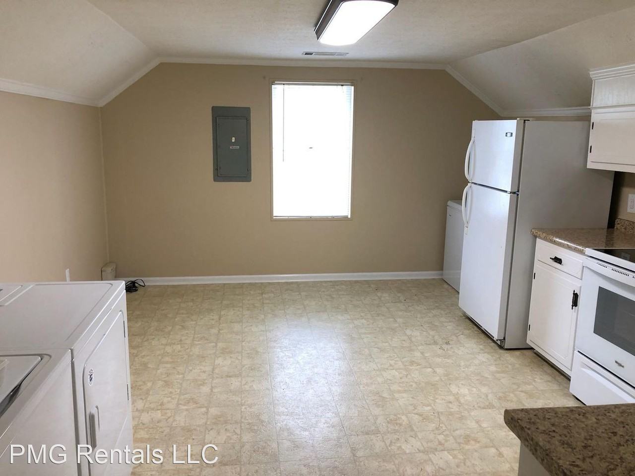 212 W. Lee St. - Photo 3 of 9