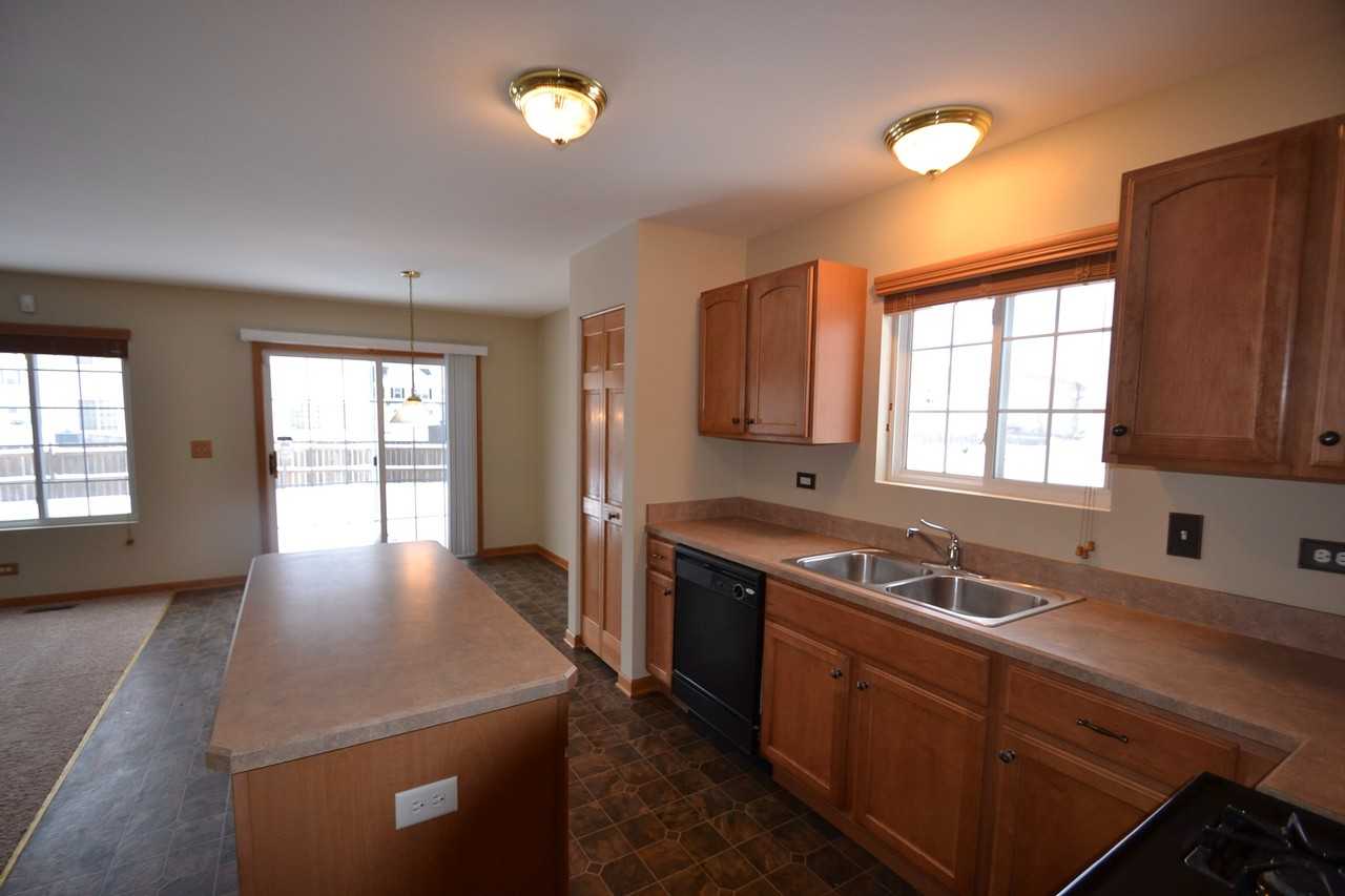 39884 Stoneywood Dr - Photo 3 of 12