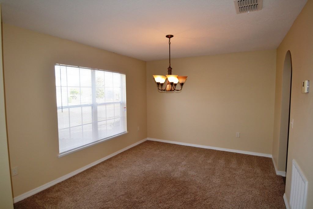 31841 Parkdale Dr - Photo 3 of 9