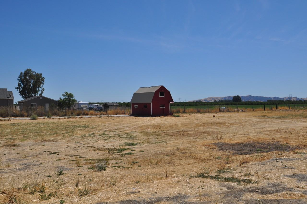 6565 Byrnes Rd - Photo 2 of 13