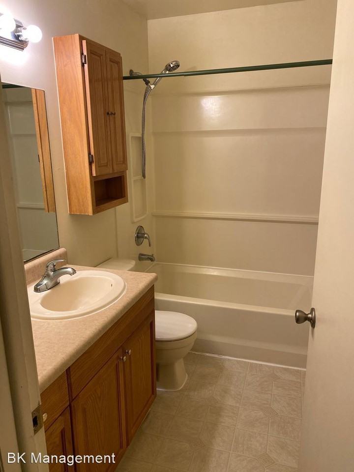 Center Lane - Photo 2 of 8