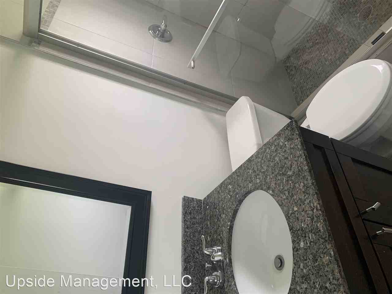 37 SW 14 St - Photo 2 of 5