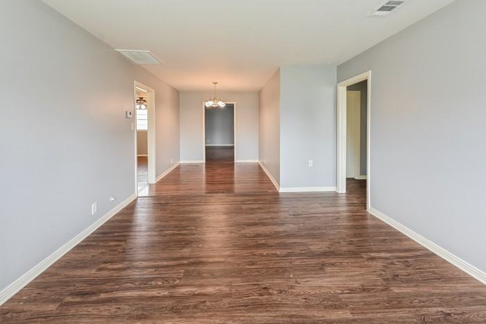 808 Sage Dr - Photo 3 of 12