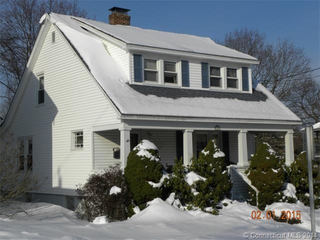 102 Benton St - Photo 3 of 27