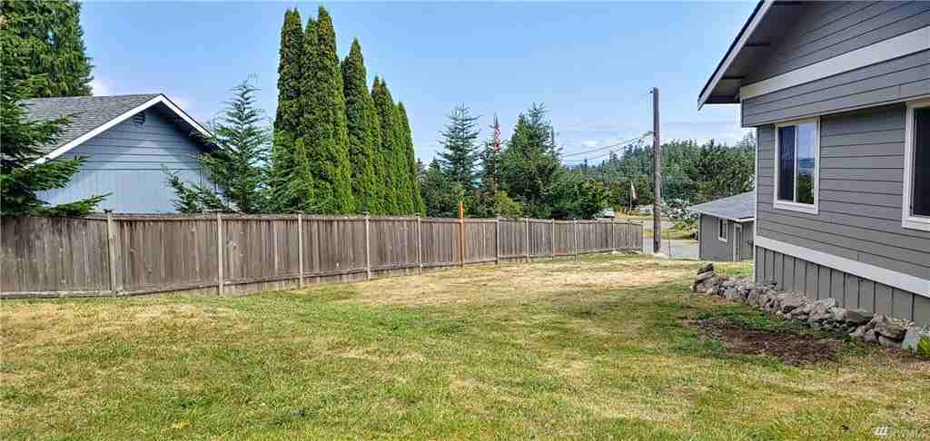 1174 Pleasant View Street - Photo 3 of 18