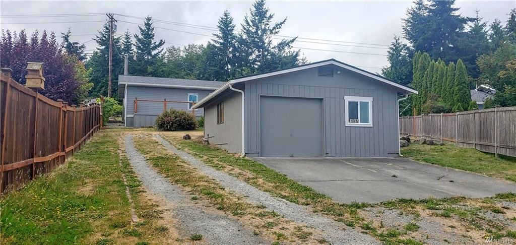 1174 Pleasant View Street - Photo 2 of 18