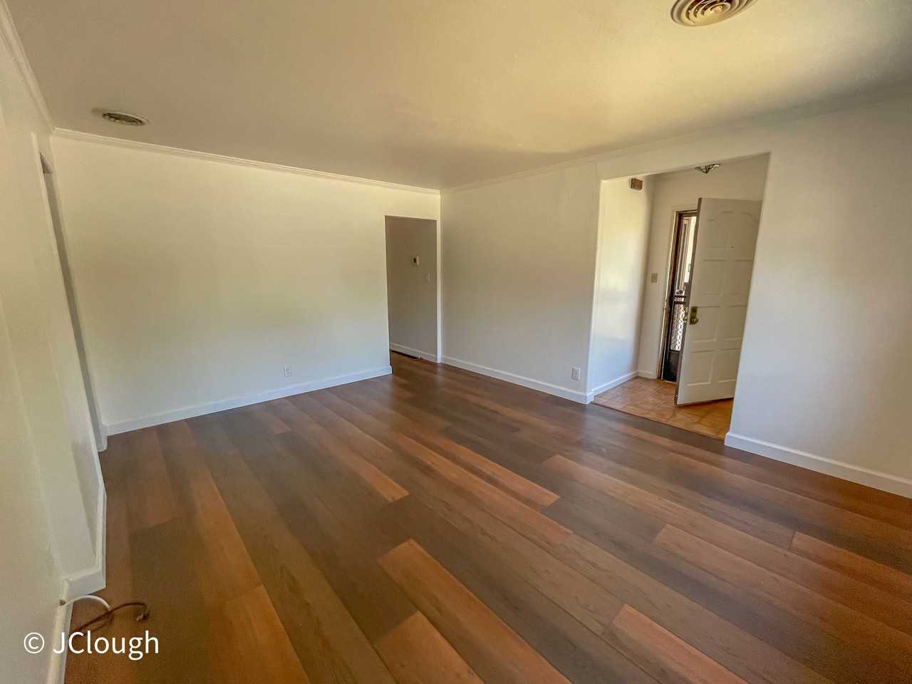 1731 Almond Ave - Photo 3 of 10