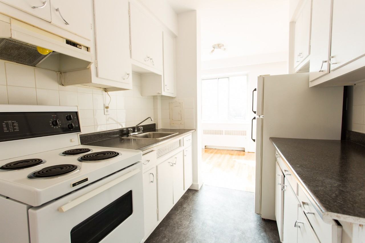 6940 Fielding - Photo 2 of 13