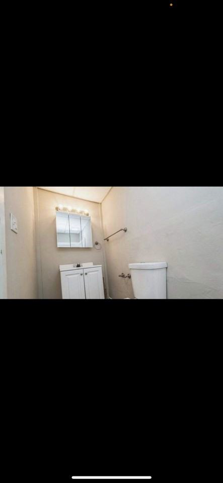 430 Third St - Photo 3 of 10