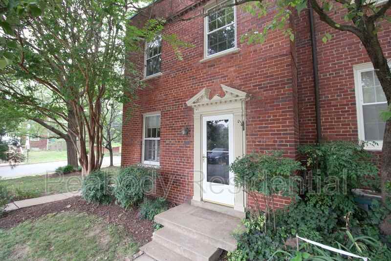 1210 S Barton St - Photo 2 of 21