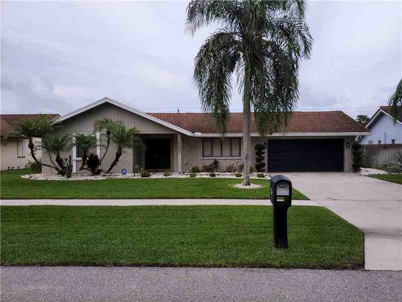 5127 Woodstone Cir E - Photo 3 of 5