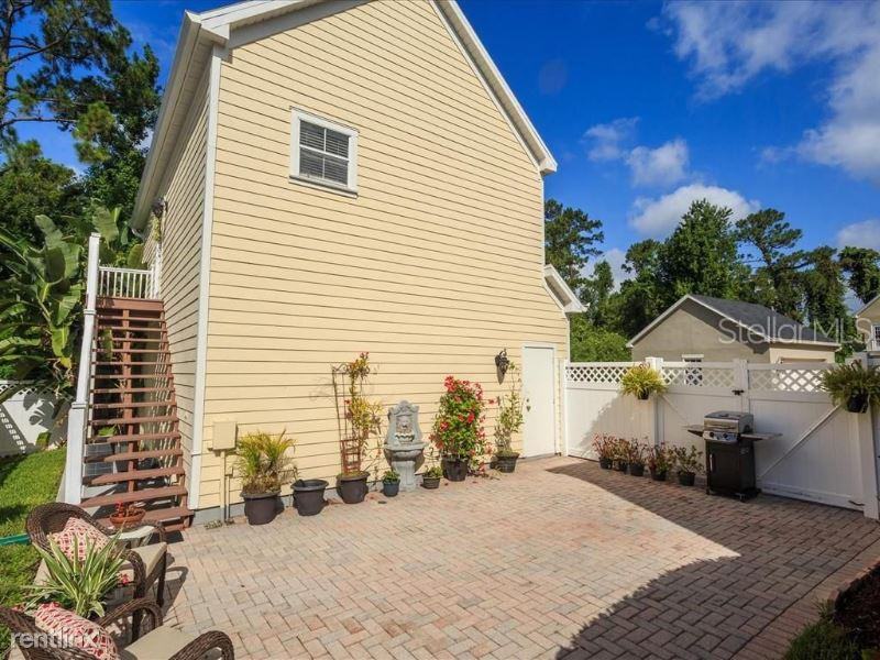 921 Jasmine St - Photo 3 of 7