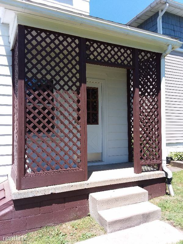 1092 10th St - Photo 3 of 17