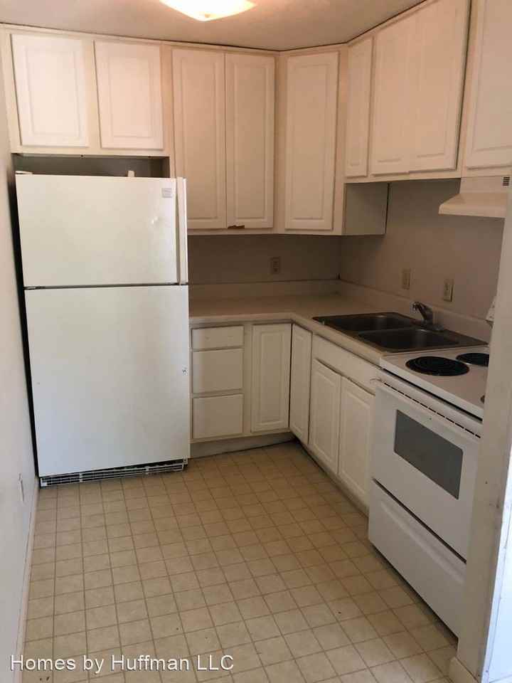 534 W Washington St #D - Photo 2 of 4