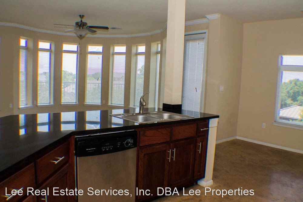 910 W. 25th Street - Photo 2 of 20