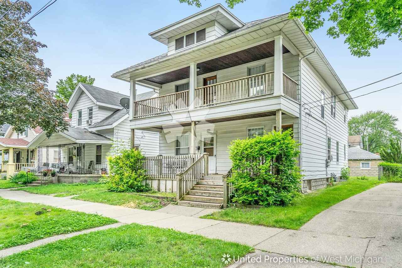 941 Mcreynolds Ave Nw #2 - Photo 3 of 17