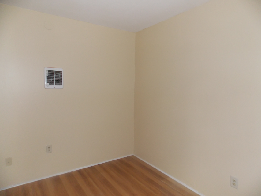 304 N Olive St - Photo 3 of 4