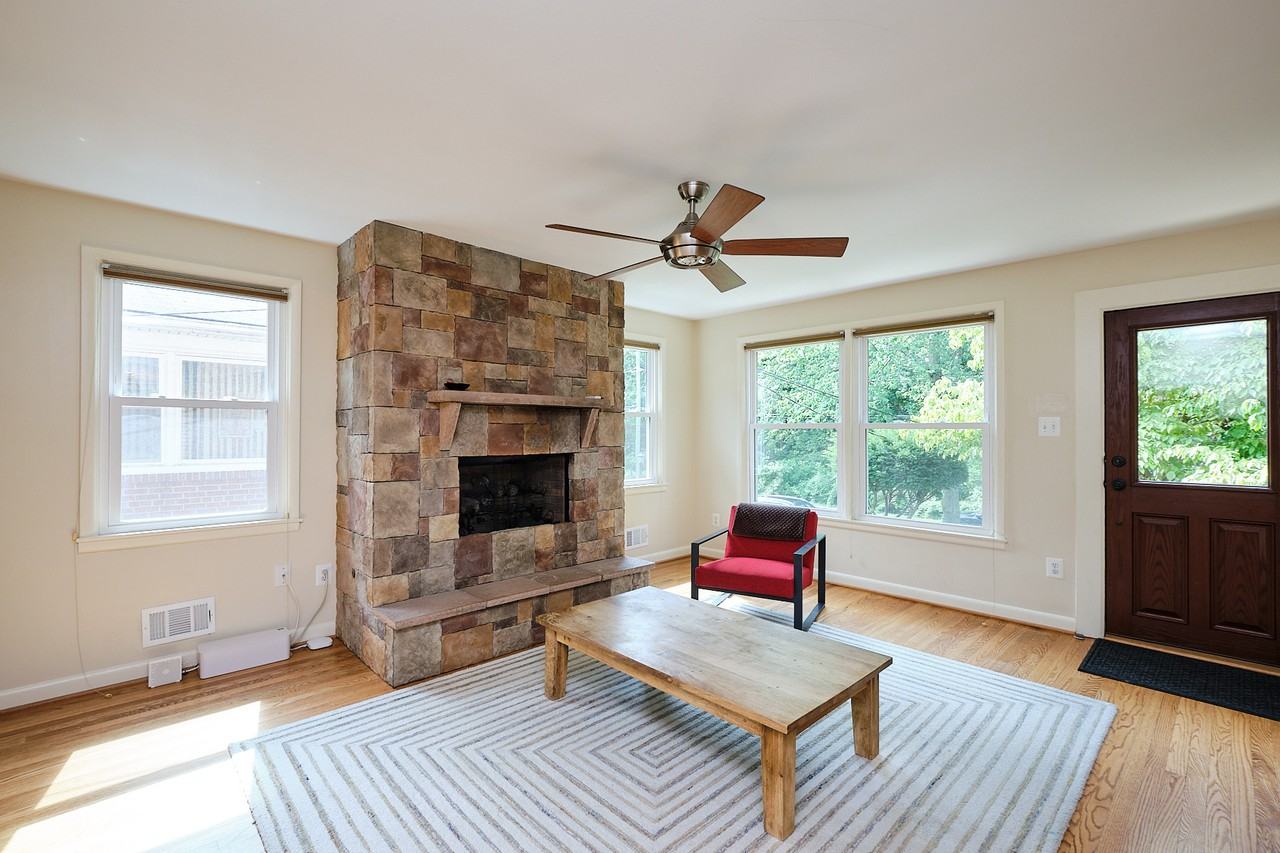 1318 Perry St Ne - Photo 3 of 50