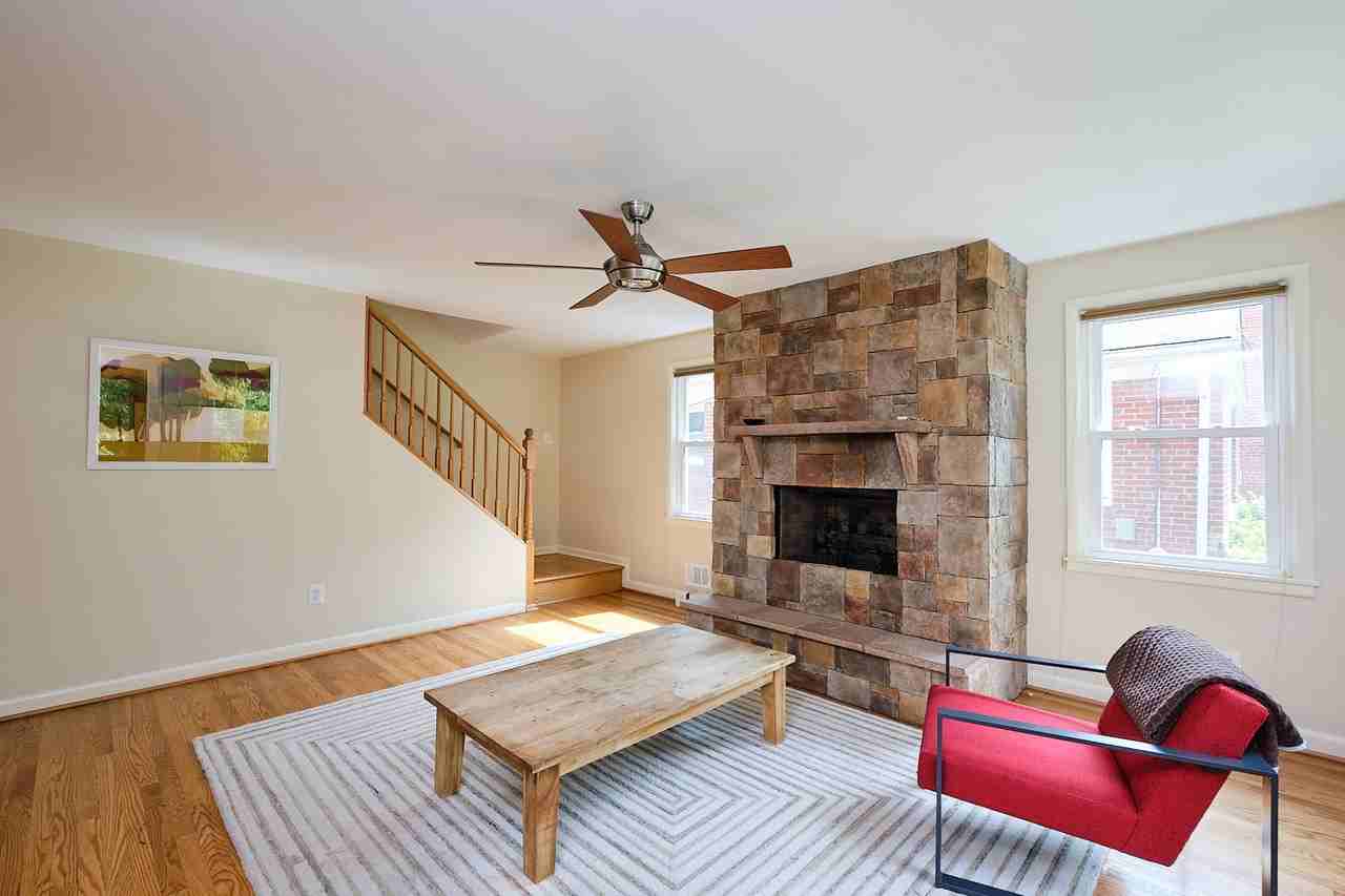 1318 Perry St Ne - Photo 2 of 50