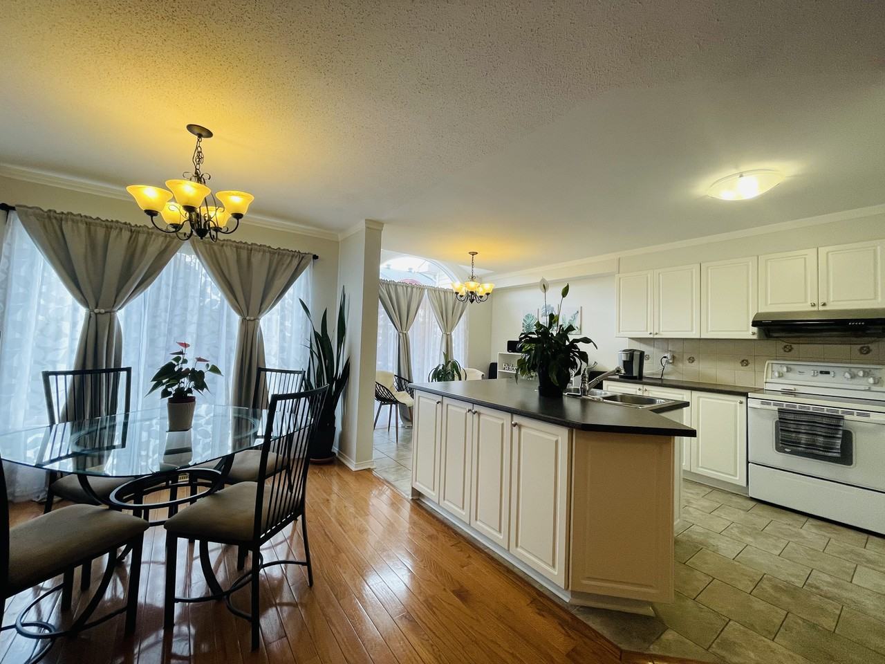 43 Scampton Dr - Photo 3 of 12