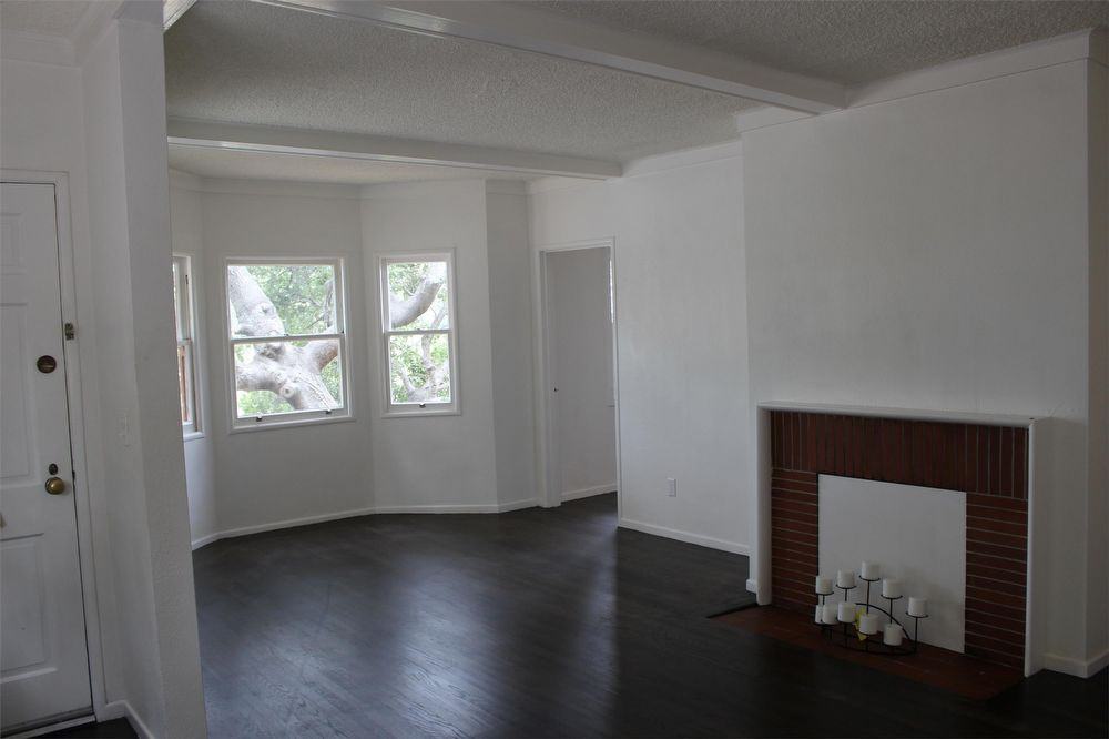 1124 Hampel St - Photo 2 of 14