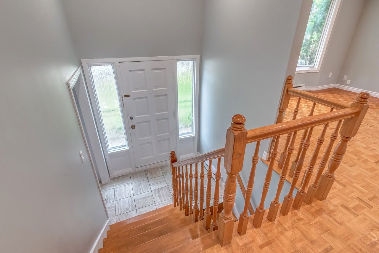 17481 Rue Antoine-Faucon - Photo 3 of 30