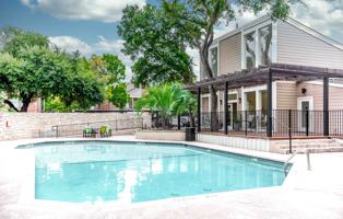 featured image of 1016 W Stassney Ln