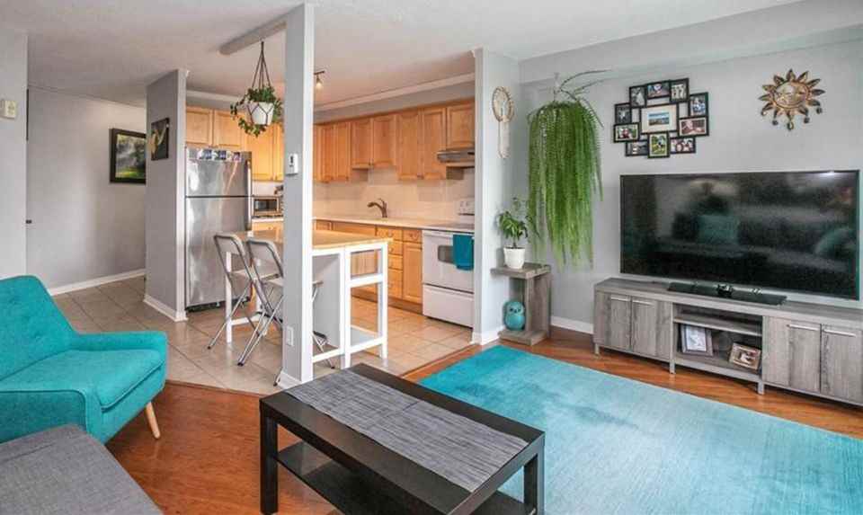 Prince of Wales Dr & Dynes Rd #504